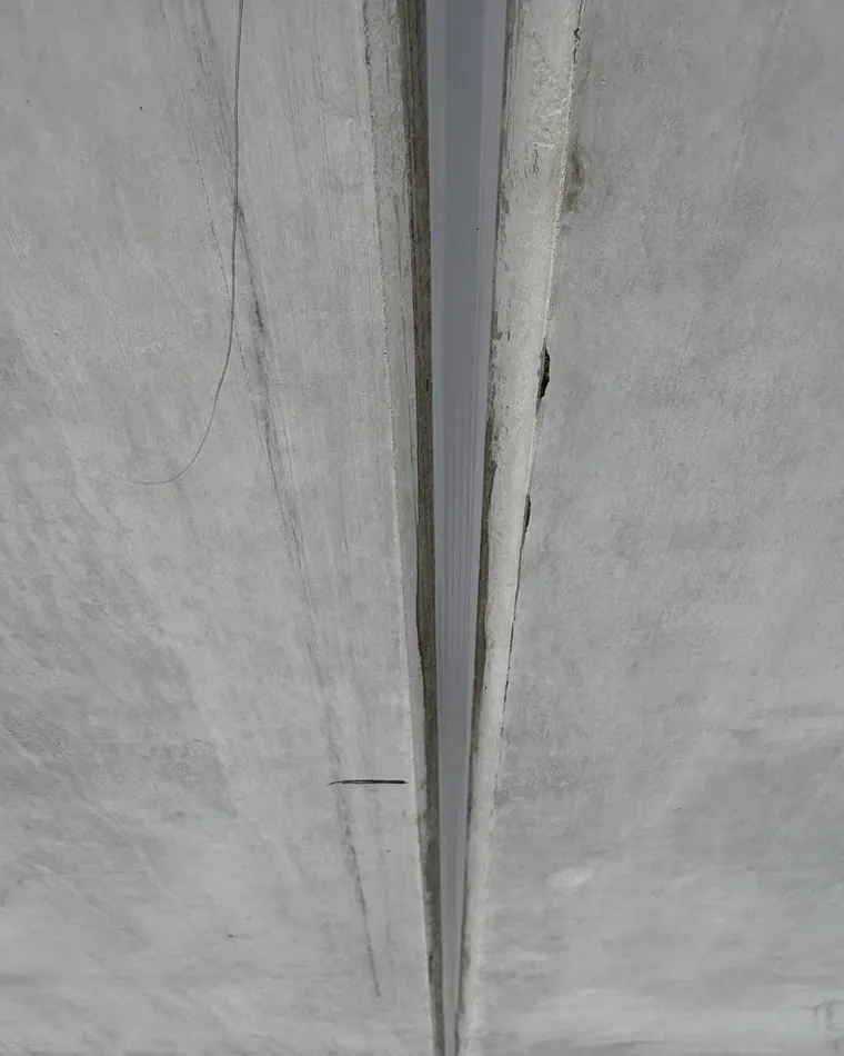 Dilatatievoeg in een plafond